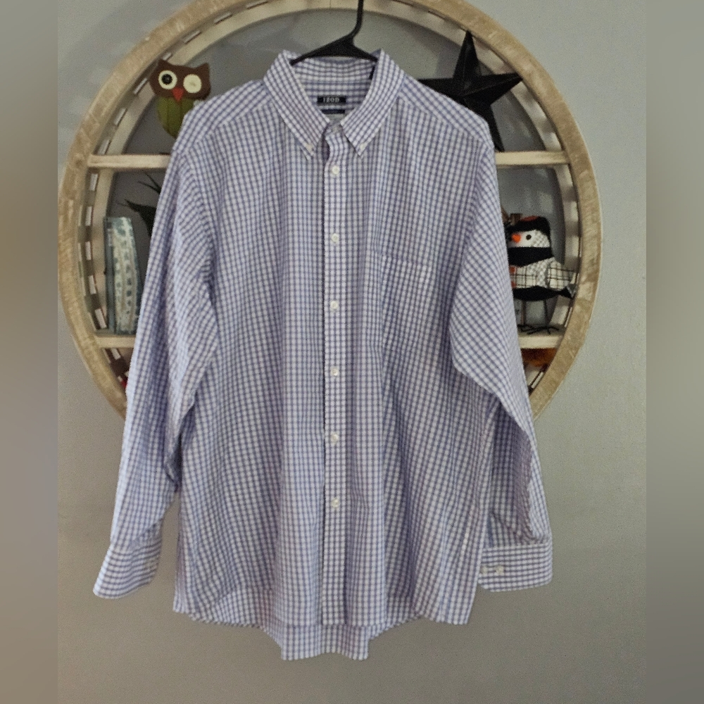 NWOT Izod long sleeved button up. Men's size XL.